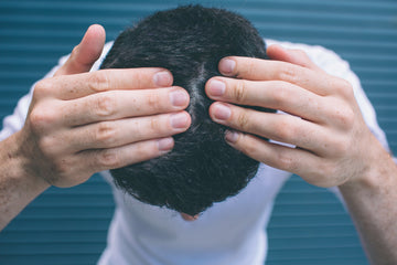Dandruff Causes and Natural Treatments